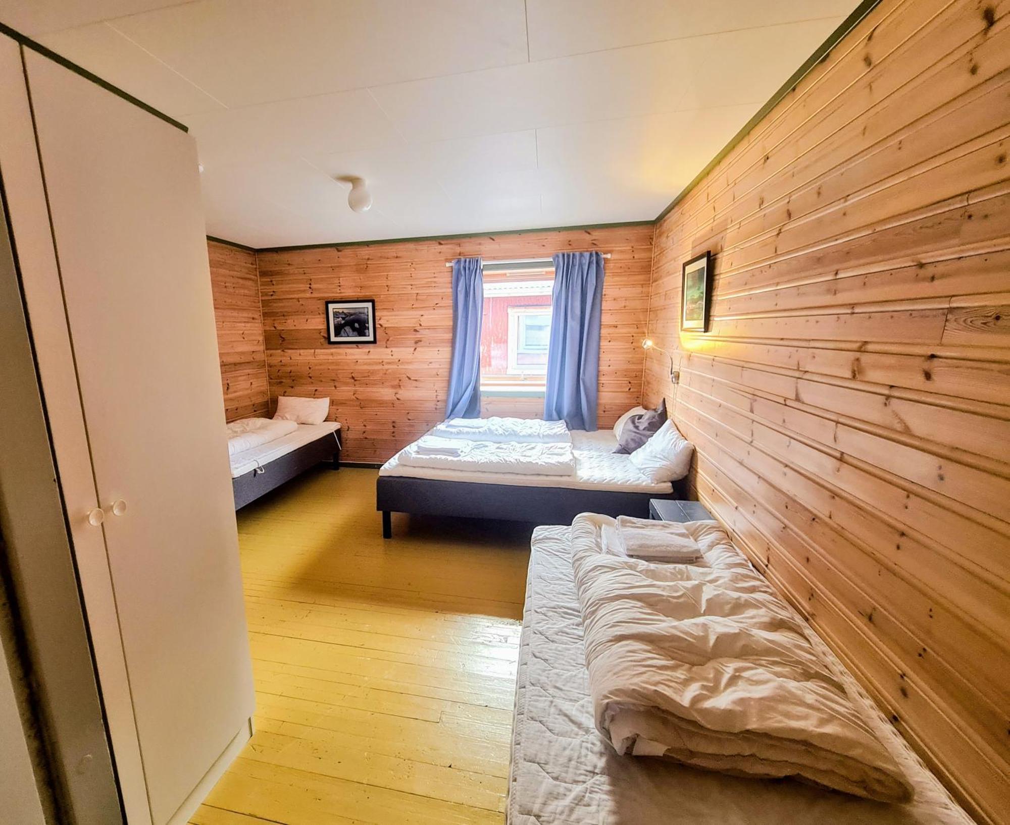 Lydersen Rorbuer Hostel & Apartments Fredvang Exterior photo