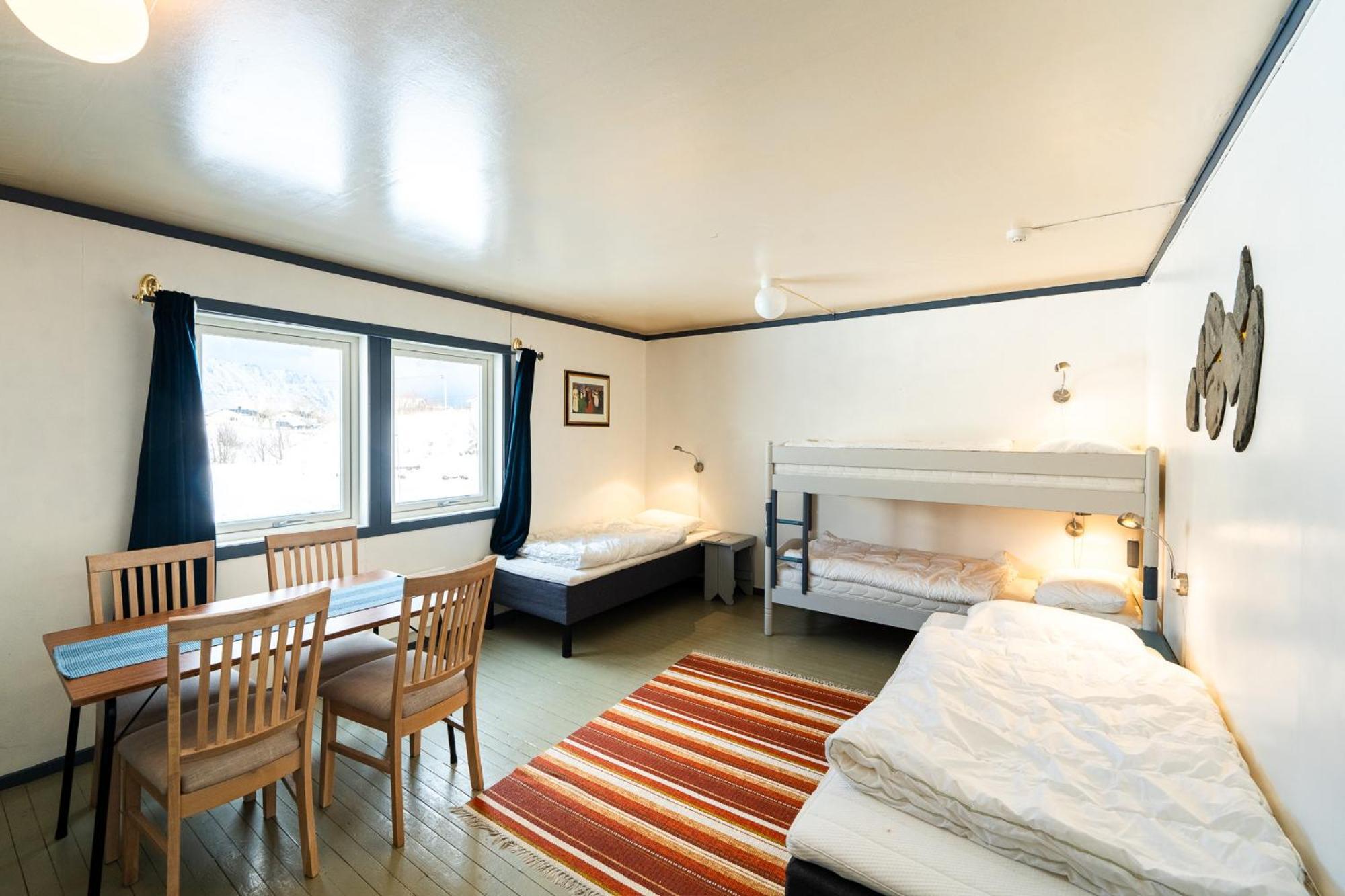 Lydersen Rorbuer Hostel & Apartments Fredvang Exterior photo